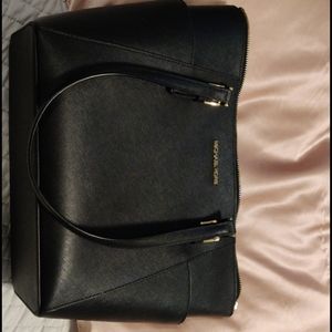 Black Jetsetter Purse